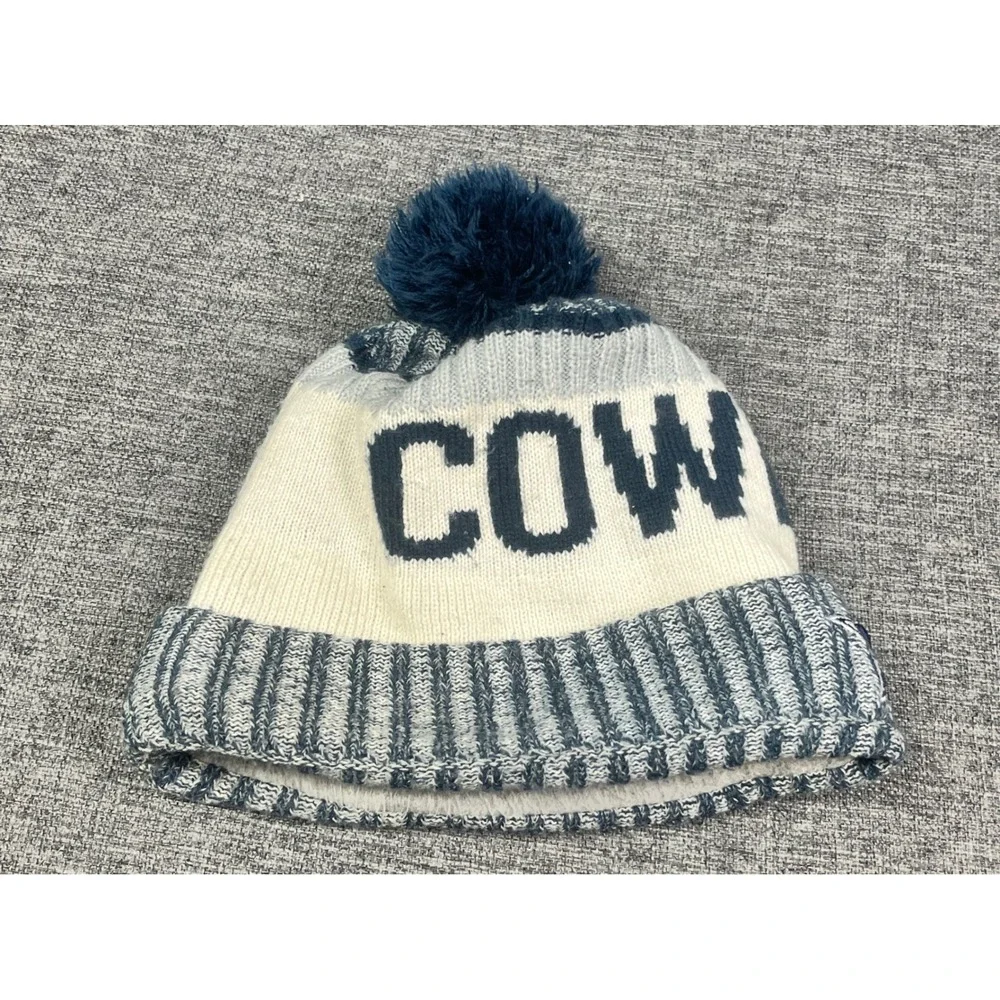 New Era Dallas Cowboys NFL White Navy Blue Fleece Lined Cuffed Pom Beanie Hat